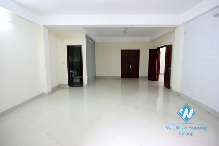 Huge office for lease in Au Co street